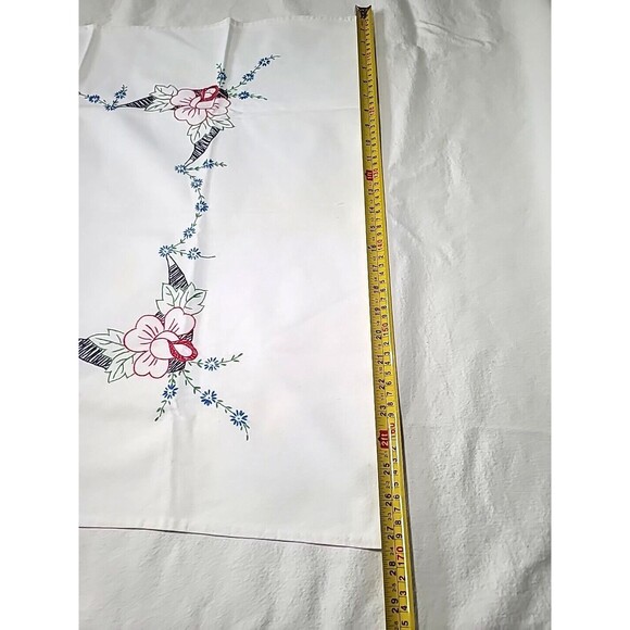 Vintage Embroidered Tablecloth 27"x32" Floral Mcm - Picture 6 of 7